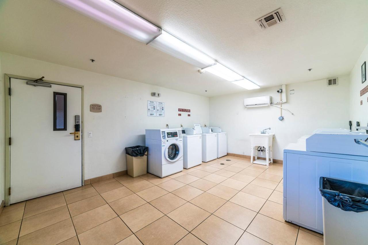 Metro Phoenix Loft Sleeps 6 Екстер'єр фото
